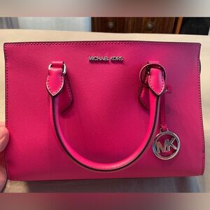NWT Micheal Kors Sheila Medium Faux Saffiano Leather Satchel in Dragon Fruit